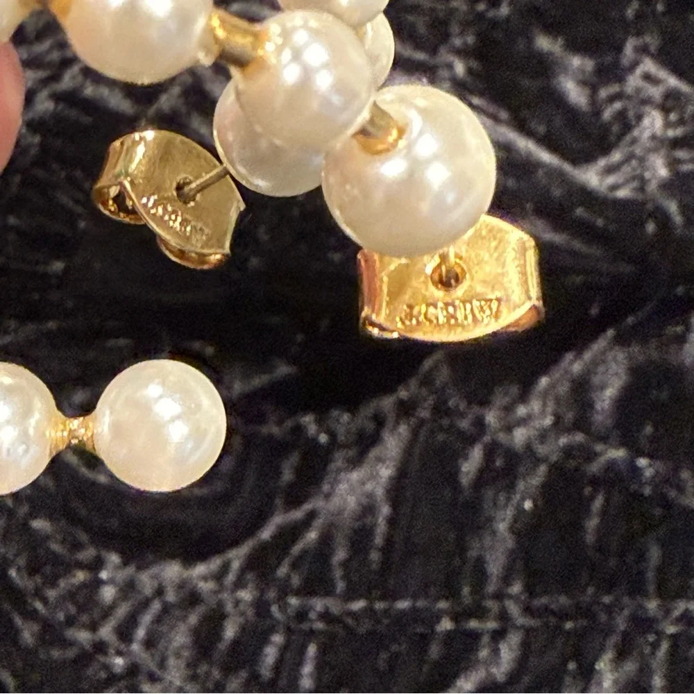 J.Crew Bead Hoop Earrings Pearl Classic Gold Large - Picture 4 of 7